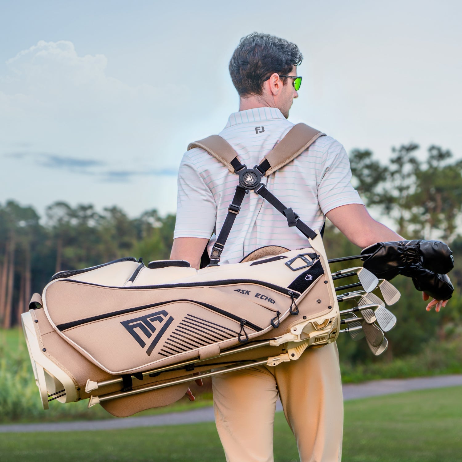 AeroCaddie Lightweight Multi-Pocket Golf Stand Bag